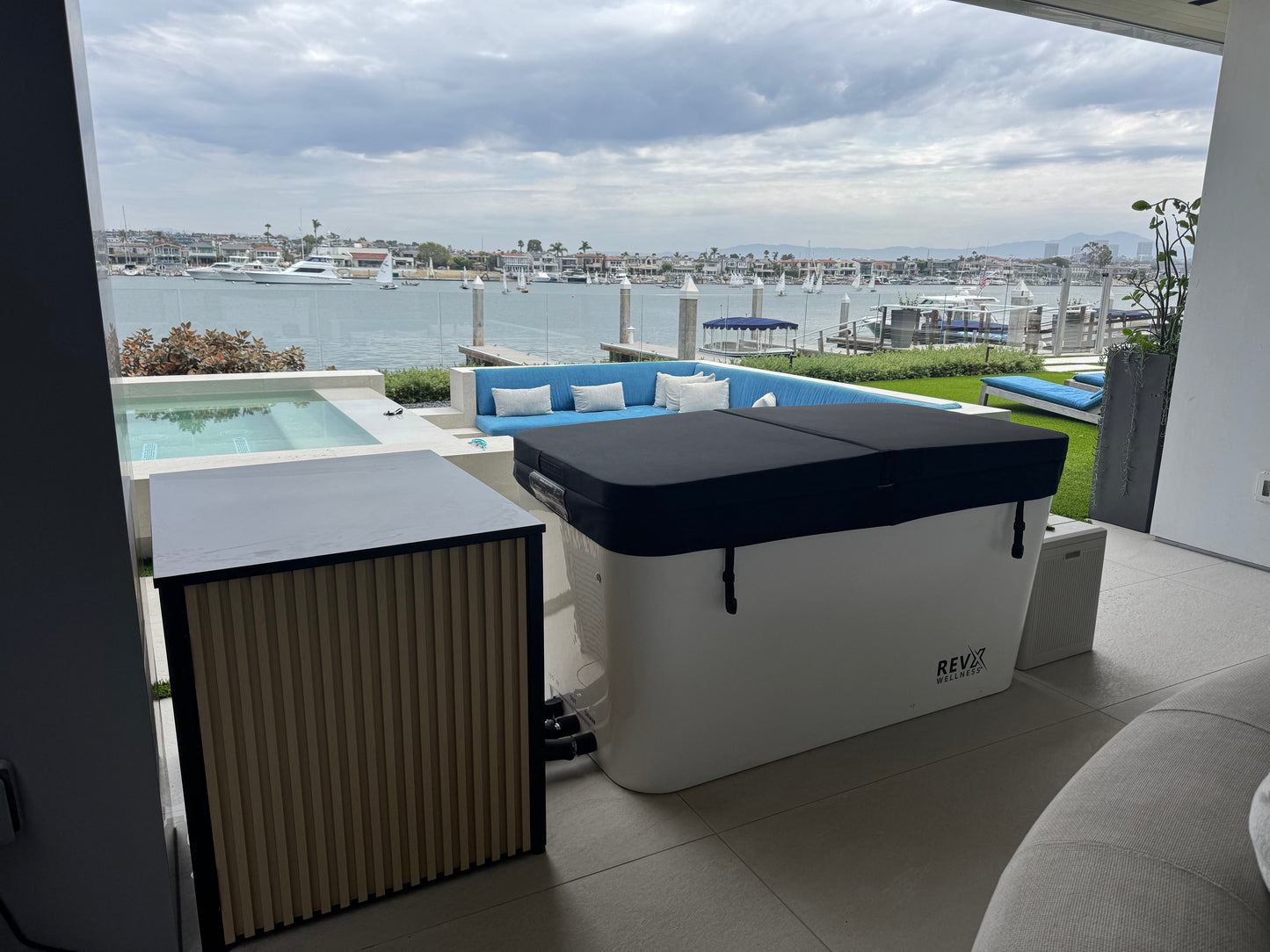 RevX Cold Plunge Tub + LUX Chiller – Full-Submersion Ice Bath for Serious Recovery